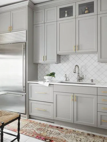Arabesque tile kitchen backsplash in a Lakewood Ohio kitchen remodel