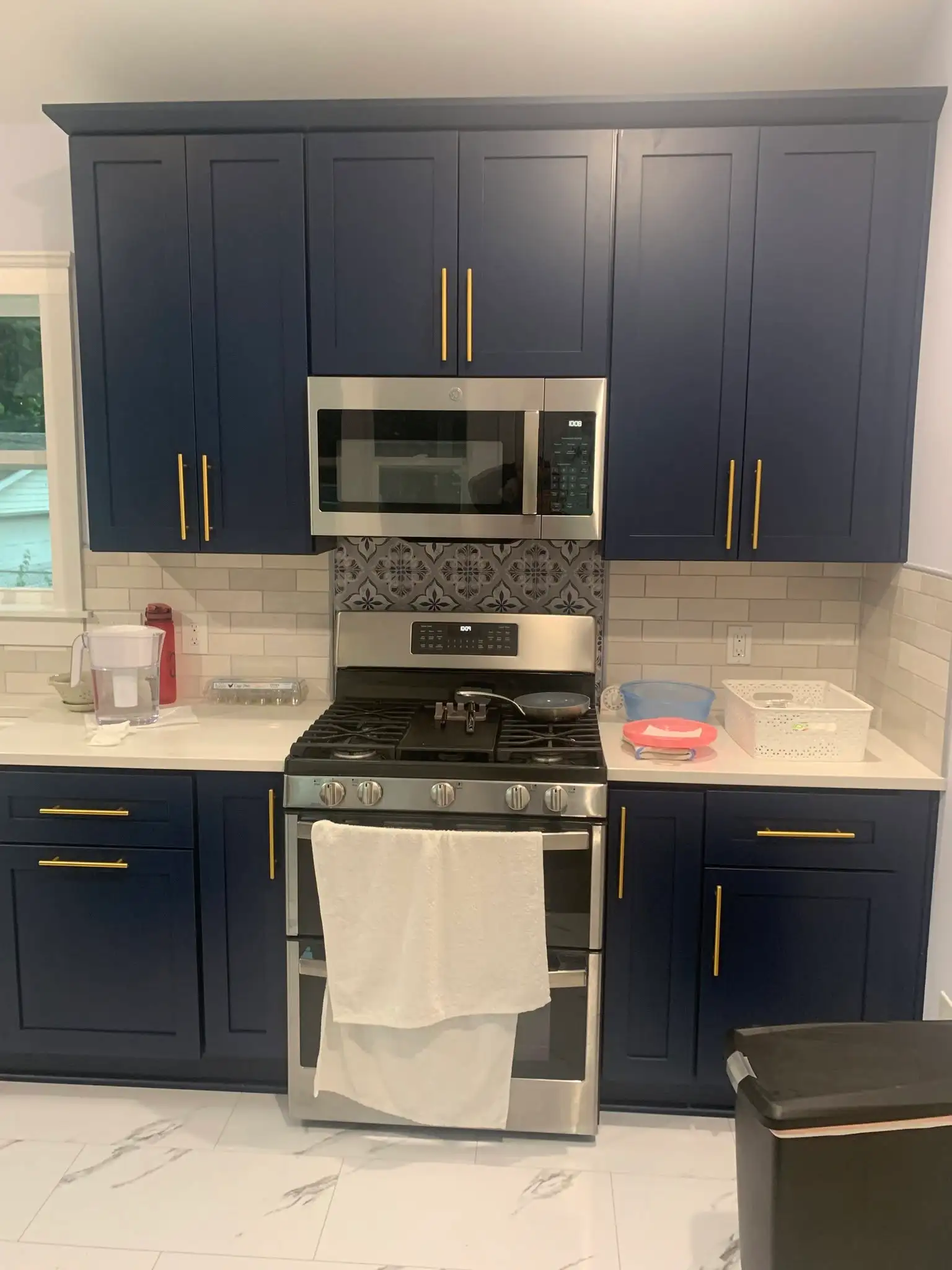 Blue shaker kitchen cabinets in a Parma Ohio kitchen remodel