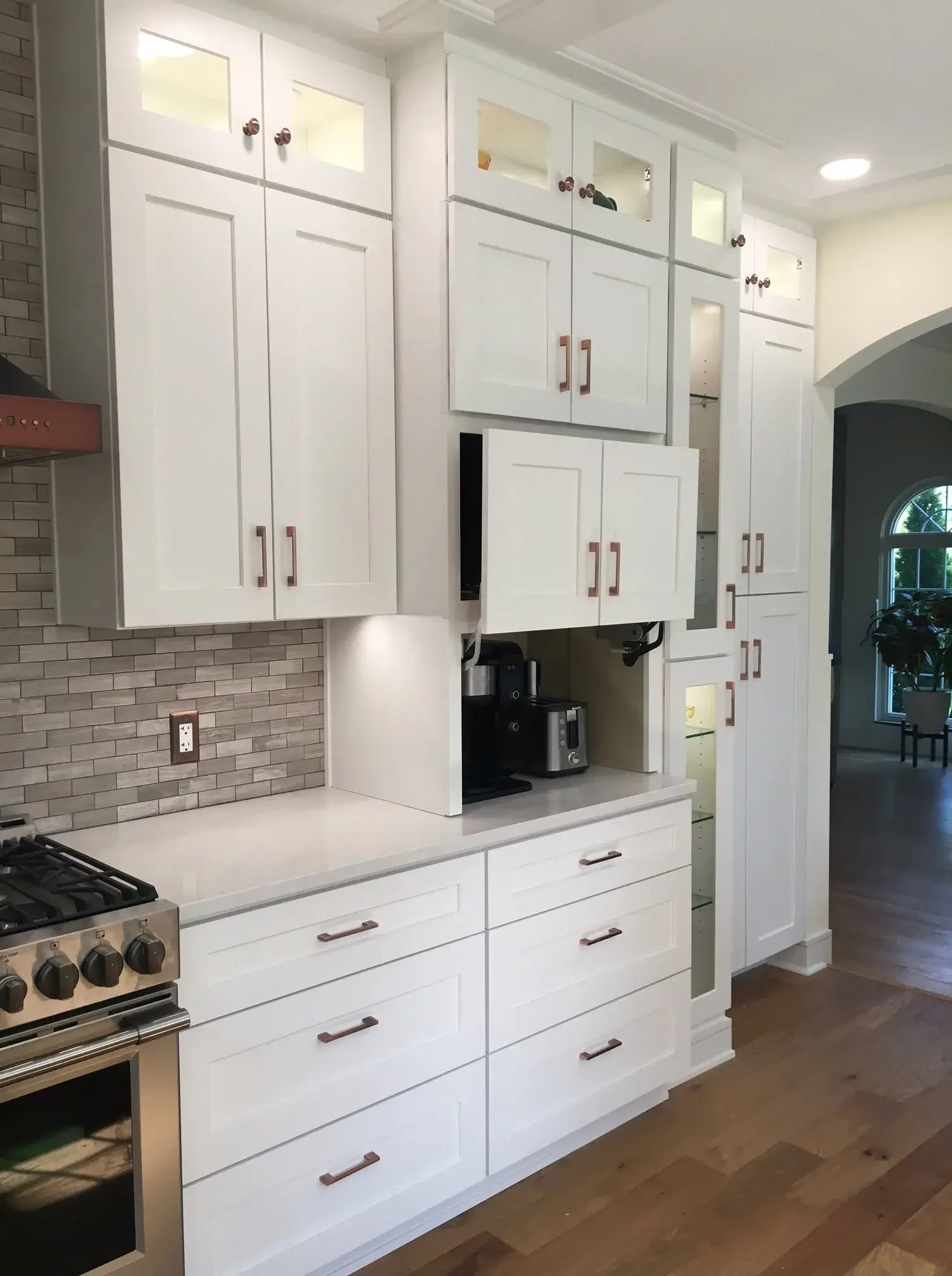 White Shaker kitchen cabinets installed in an Aurora Ohio kitchen
